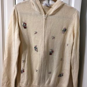 🎉CLEARANCE Cherokee Hooded Sweater Size L